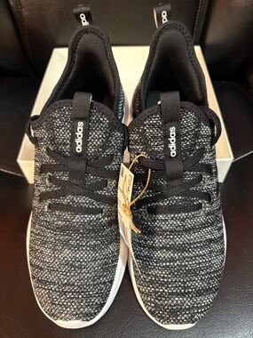 Adidas Women's Cloudfoam Pure Running Shoe Size 6 Black and White